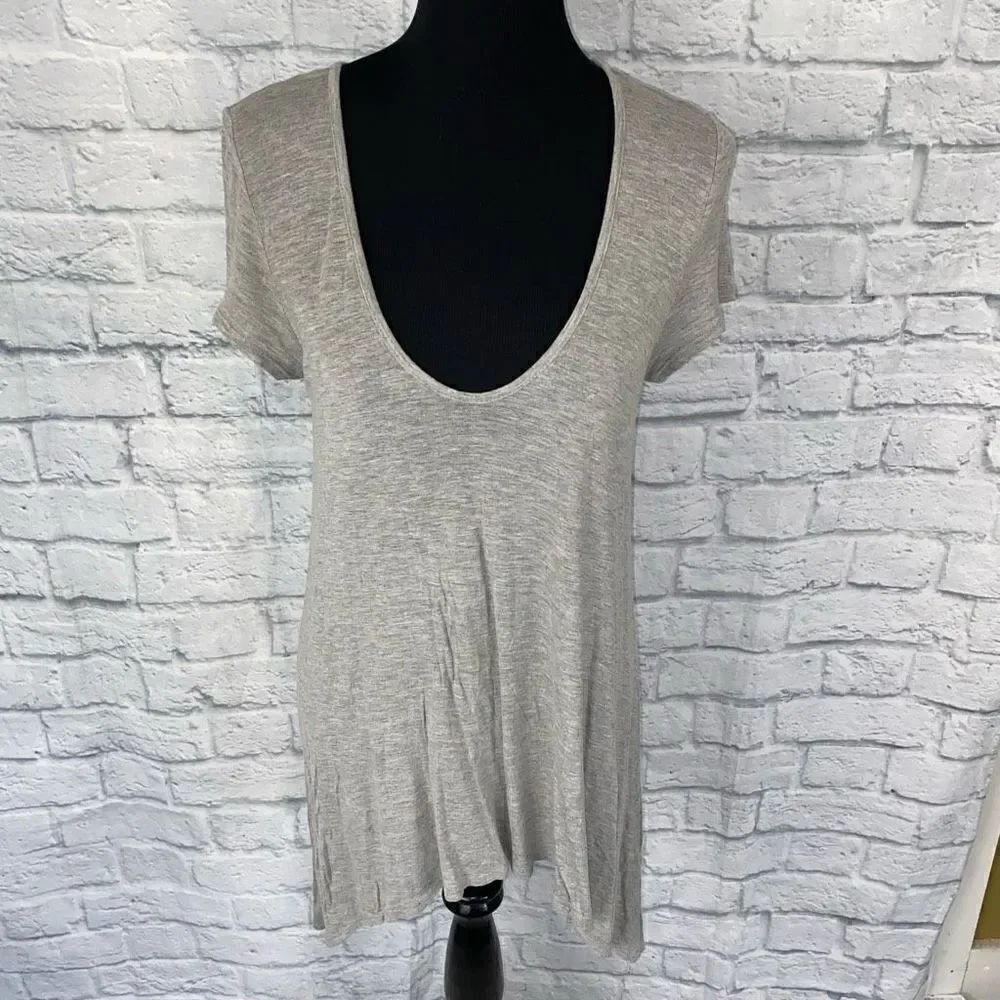 Rolla coster women S plunging scoopneck t-shirt top with angled bottom grey